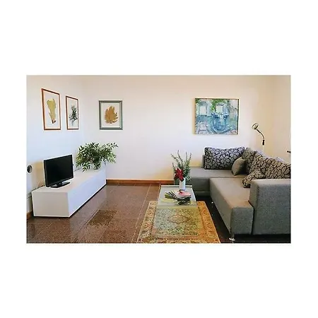 Lucia Luxury